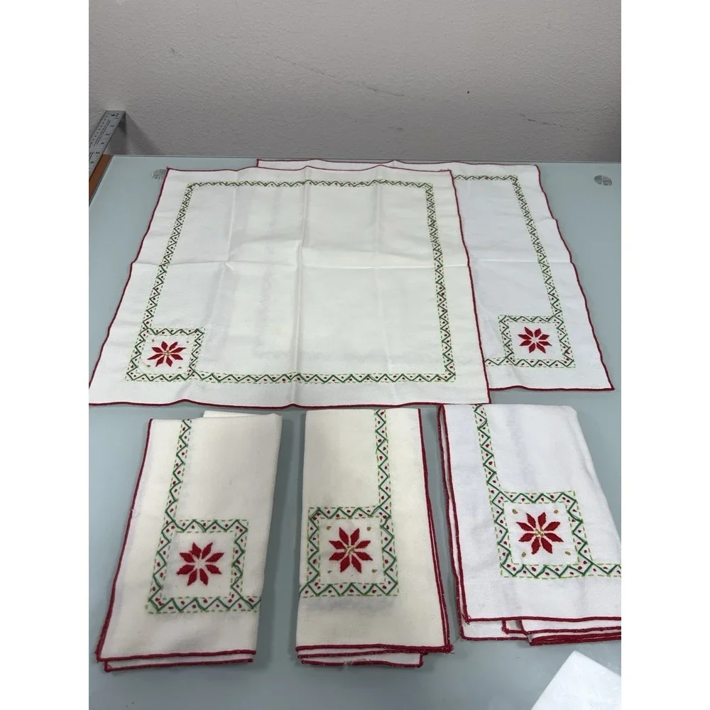 Vintage‎ Embroidered Christmas Napkins Poinsettia Holiday Linen Set 5
